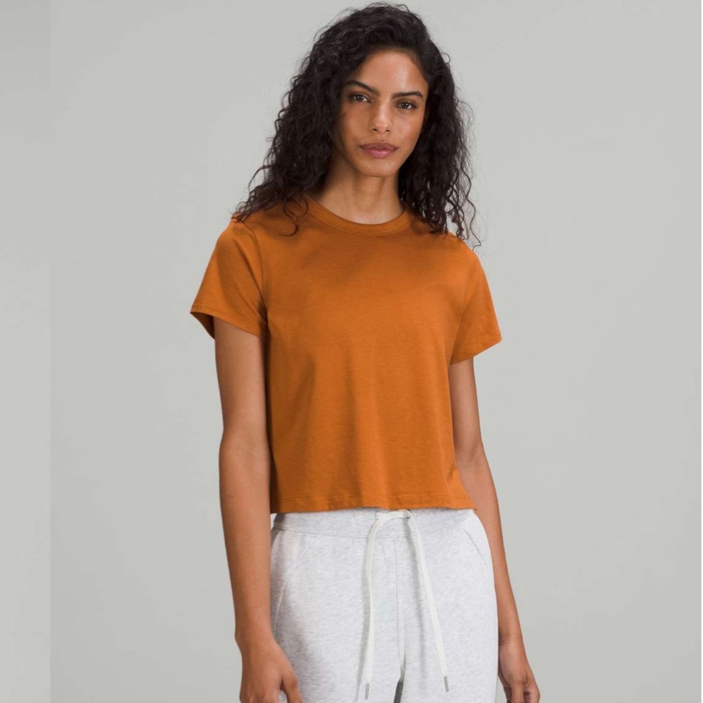 lululemon classic fit cotton t-shirt Short Sleeve cropped tee size 6